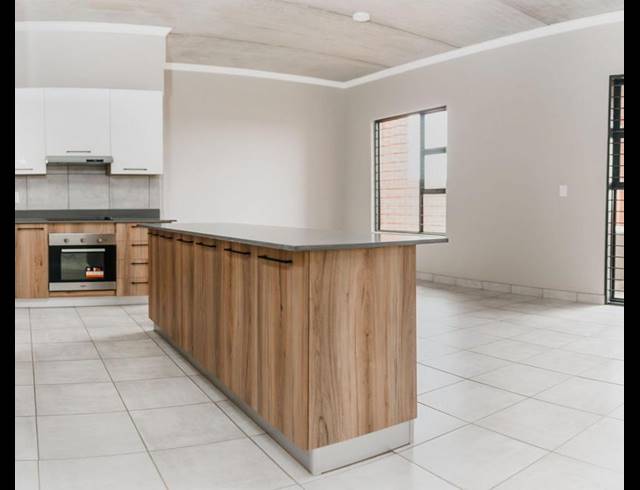 3 BEDROOM TOWNHOUSE FOR SALE IN MONTANA